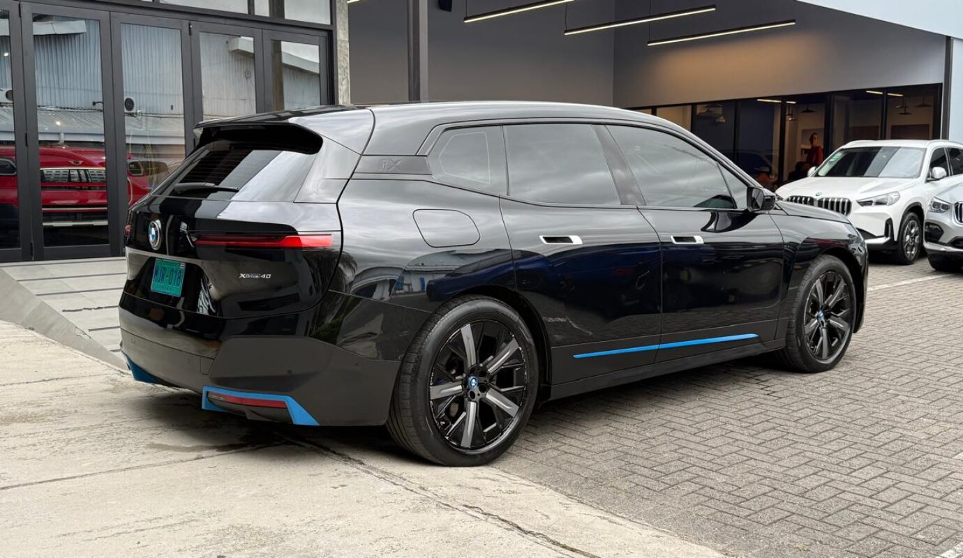 BMW IX XDRIVE40