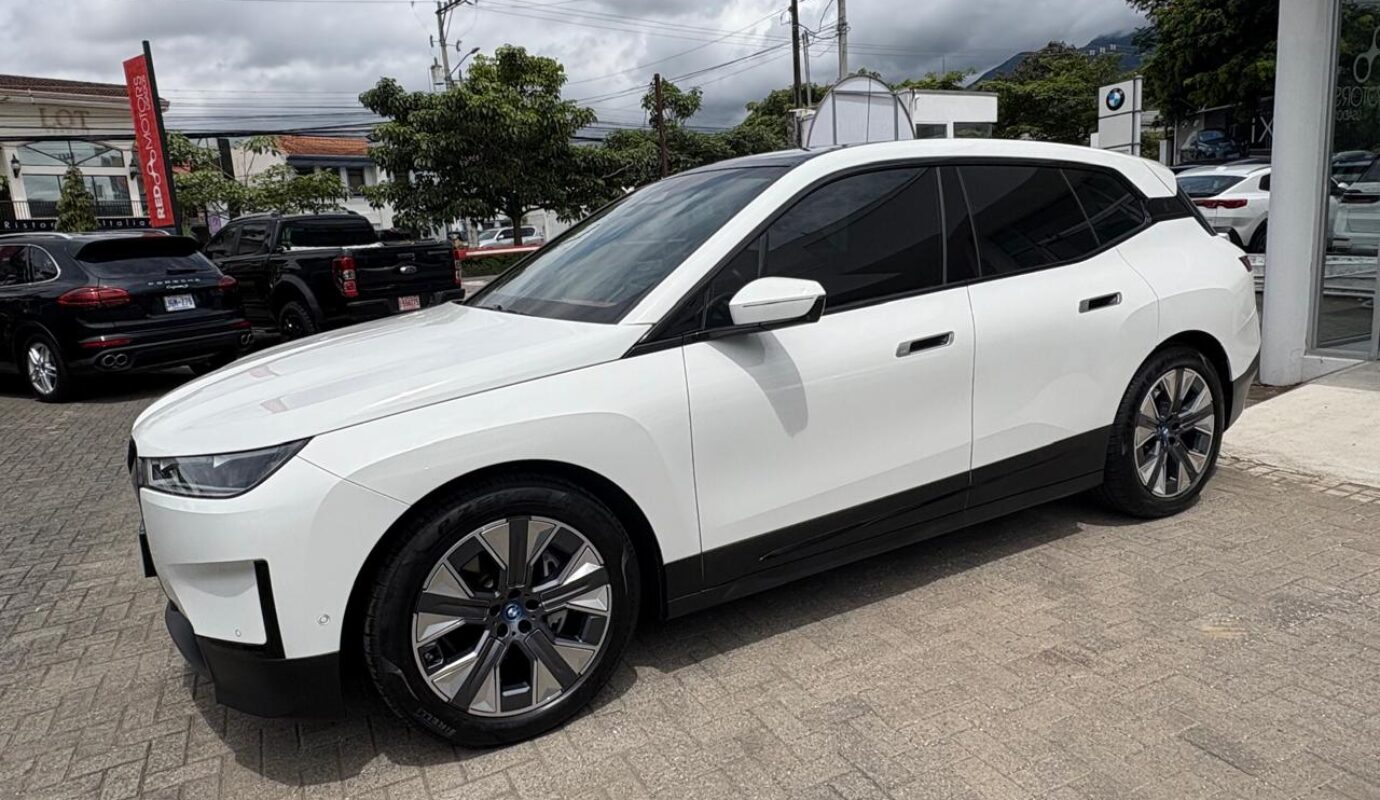 BMW IX Xdrive 40