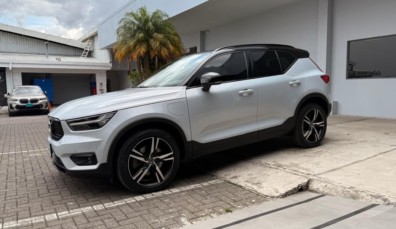 Volvo XC40 T5