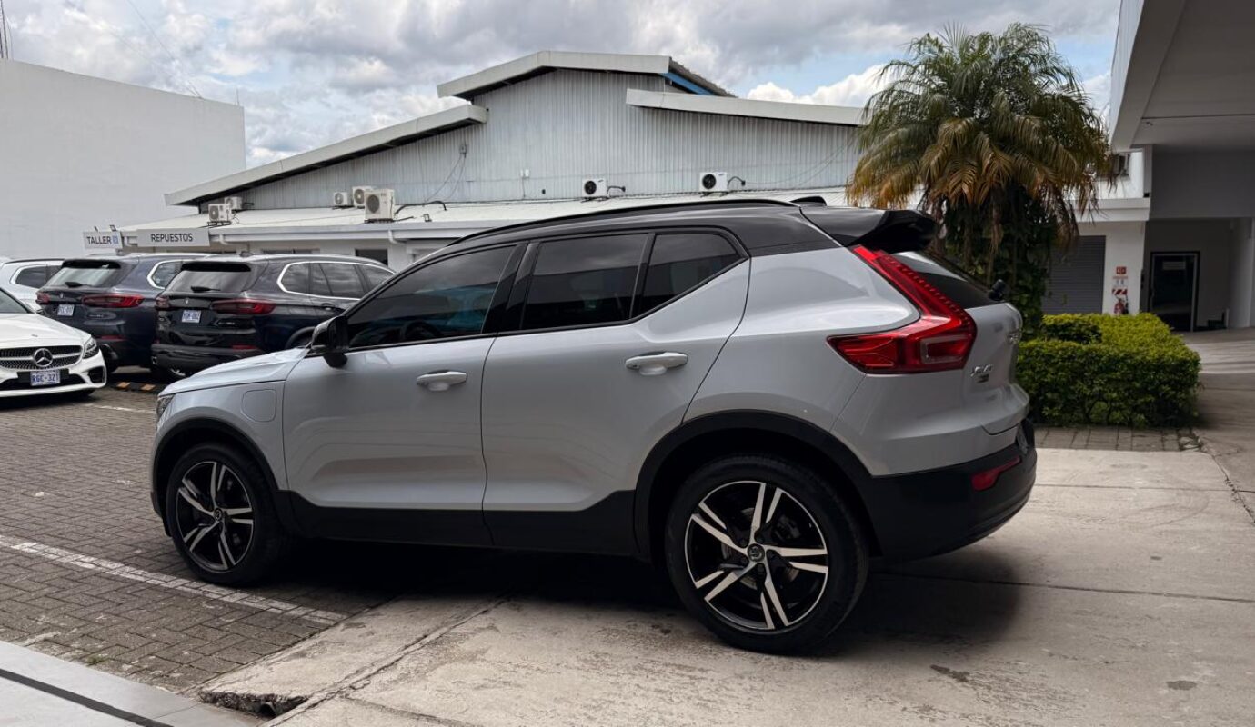 Volvo XC40 T5