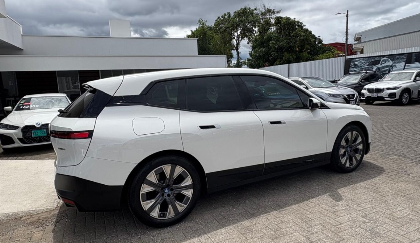 BMW IX Xdrive 40