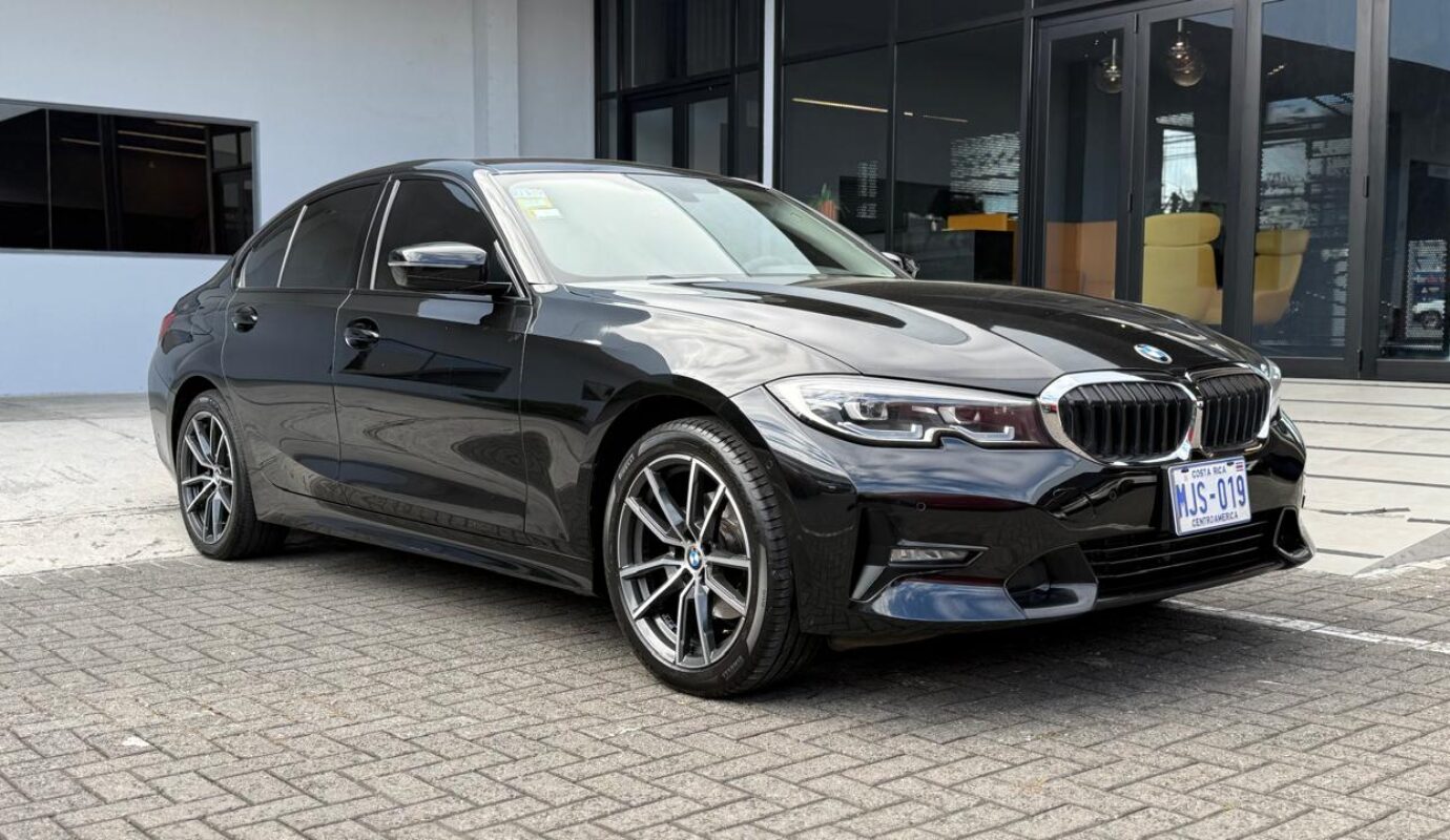 BMW 320i