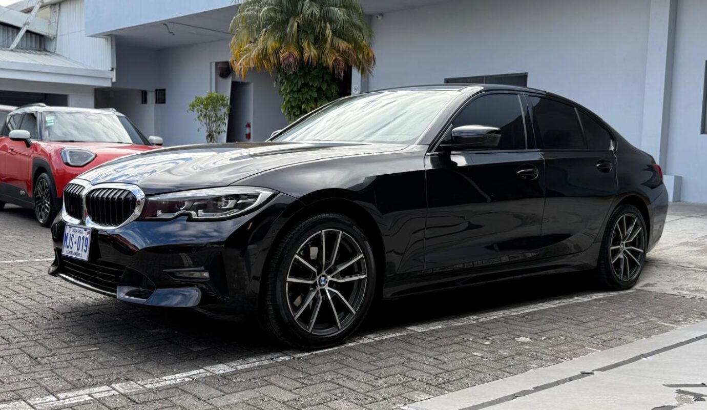 BMW 320i