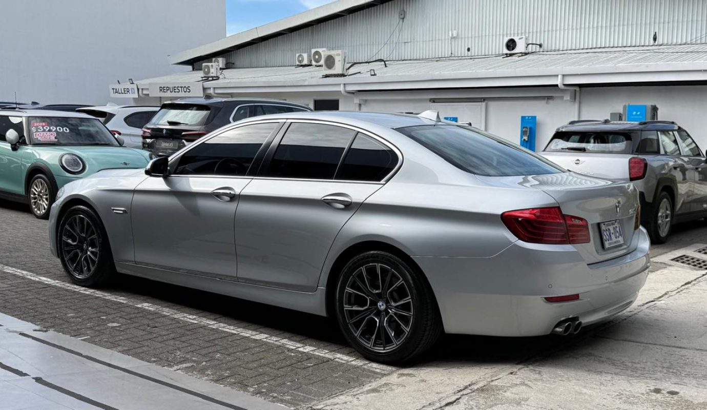 BMW 520I