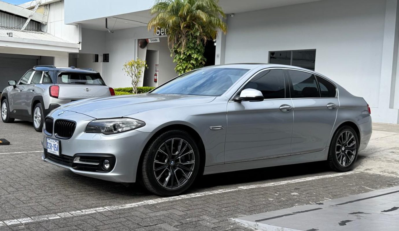 BMW 520I