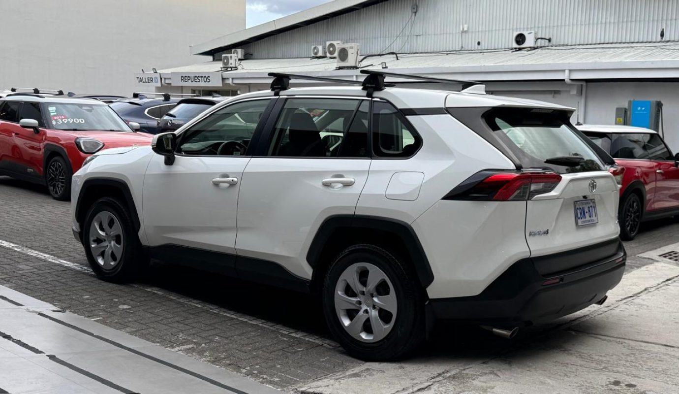 Toyota Rav4 LE