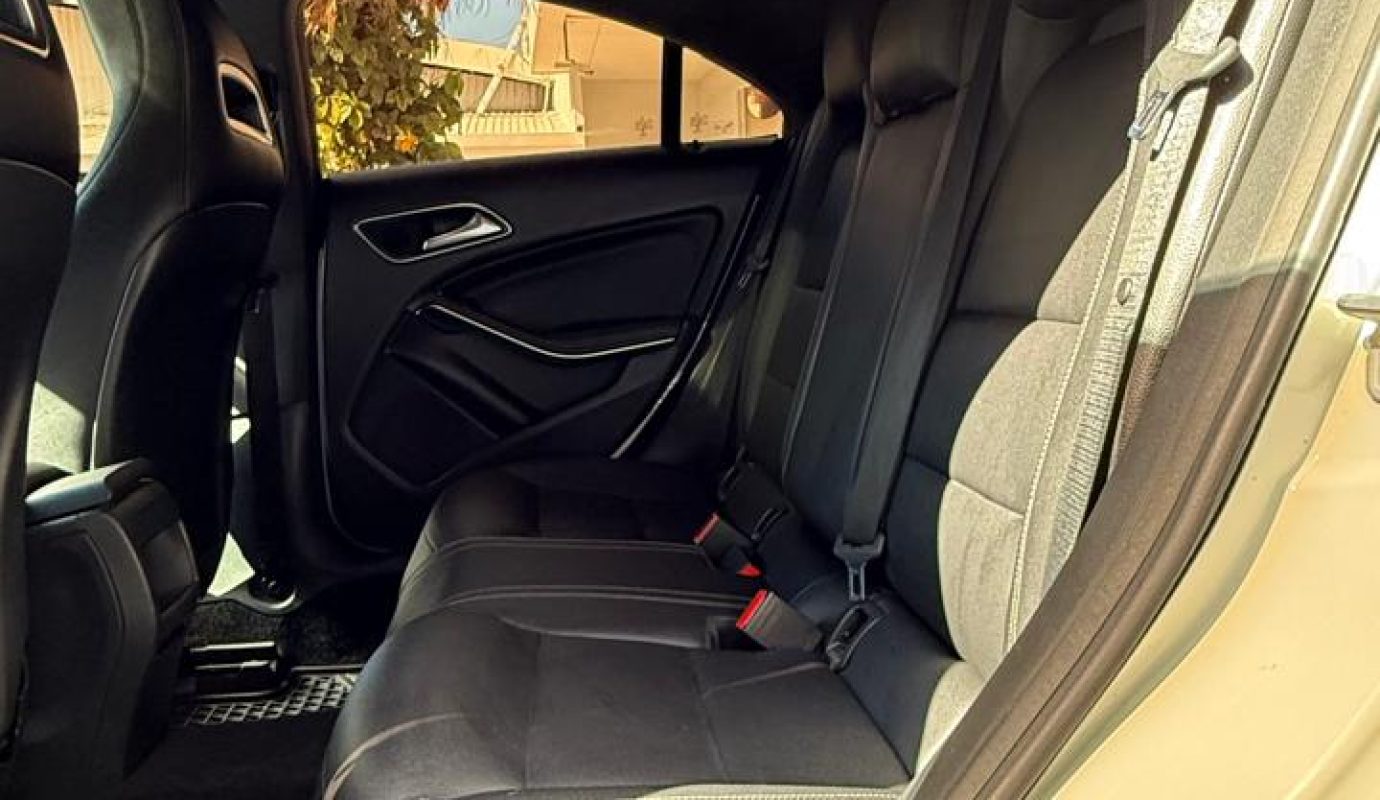 Mercedes Benz CLA250