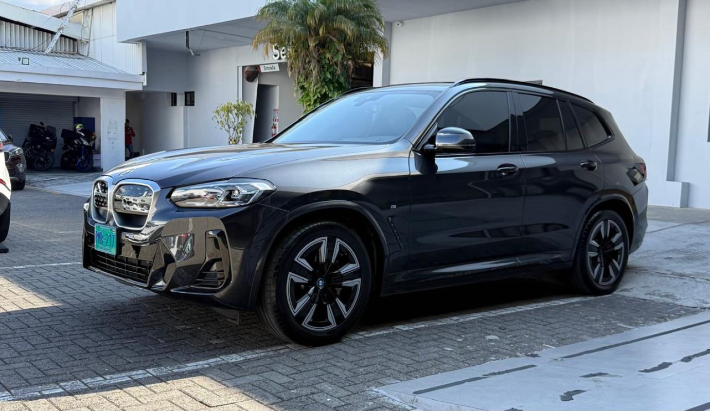 BMW IX3
