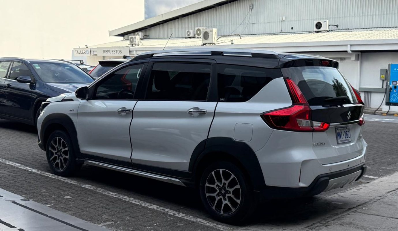 Suzuki XL7