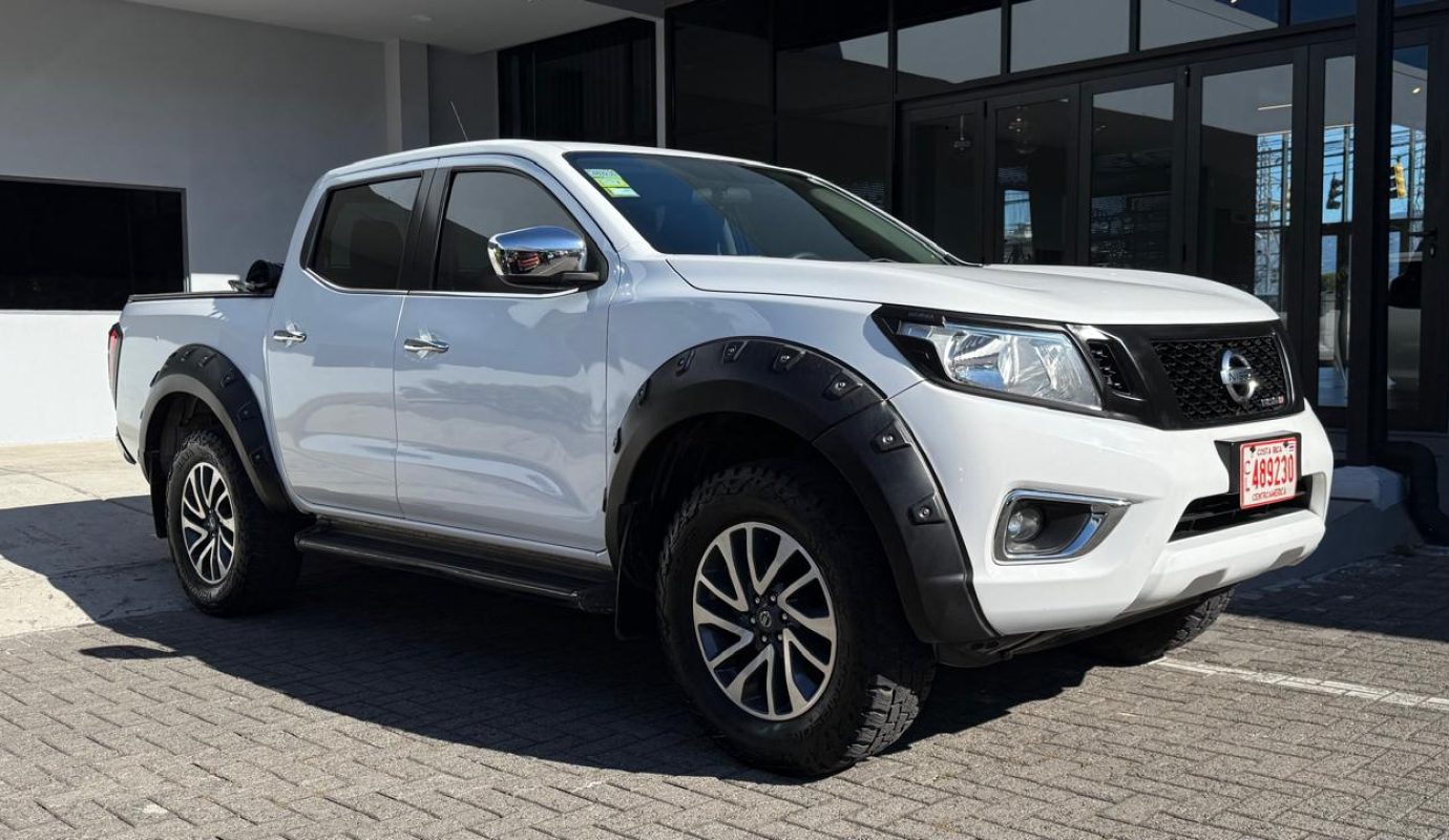 Nissan Frontier XE