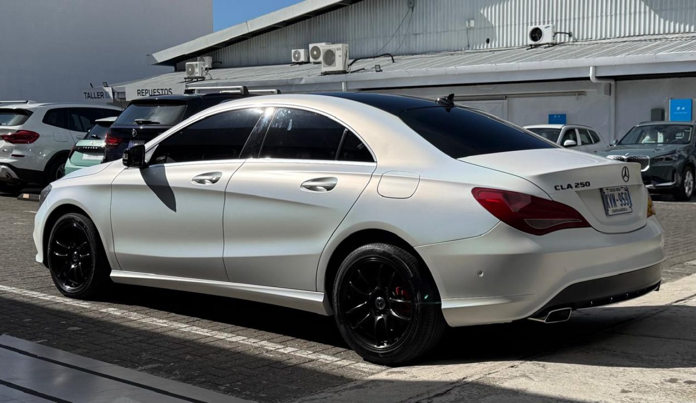 Mercedes Benz CLA250