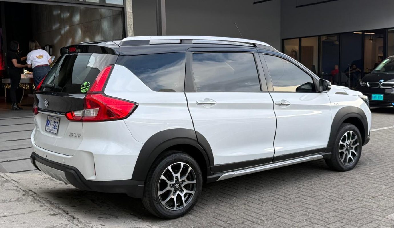 Suzuki XL7