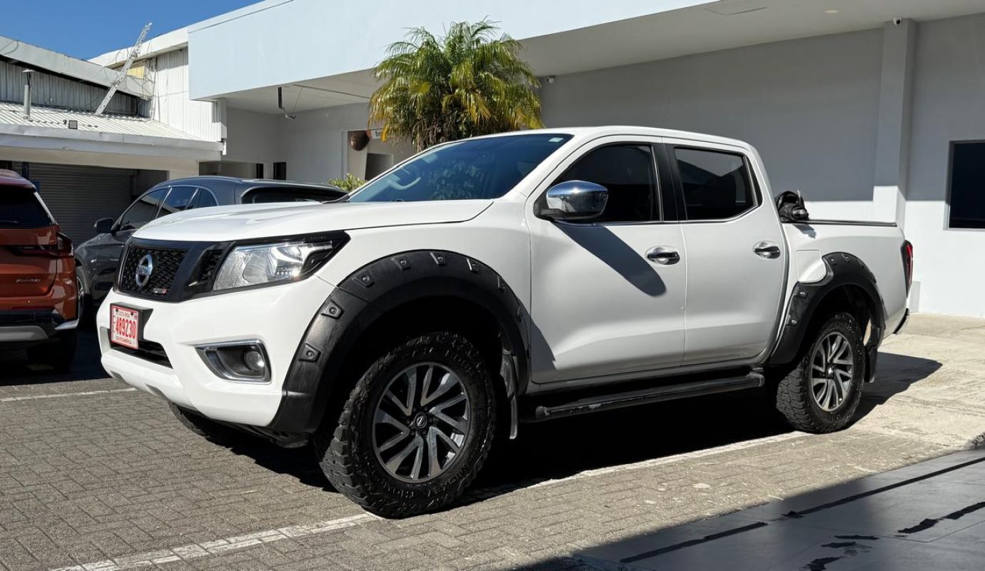 Nissan Frontier XE