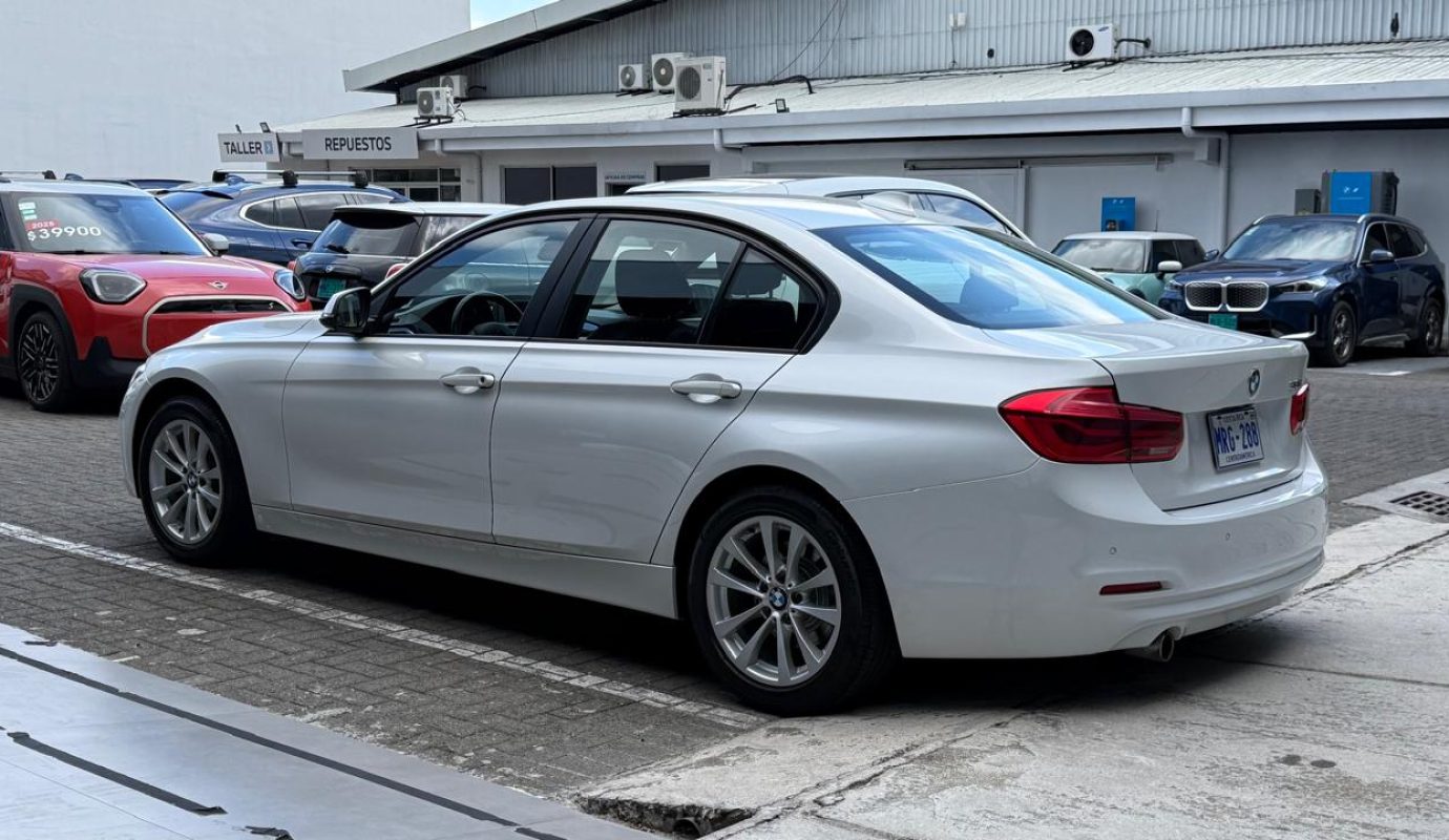 BMW 318I