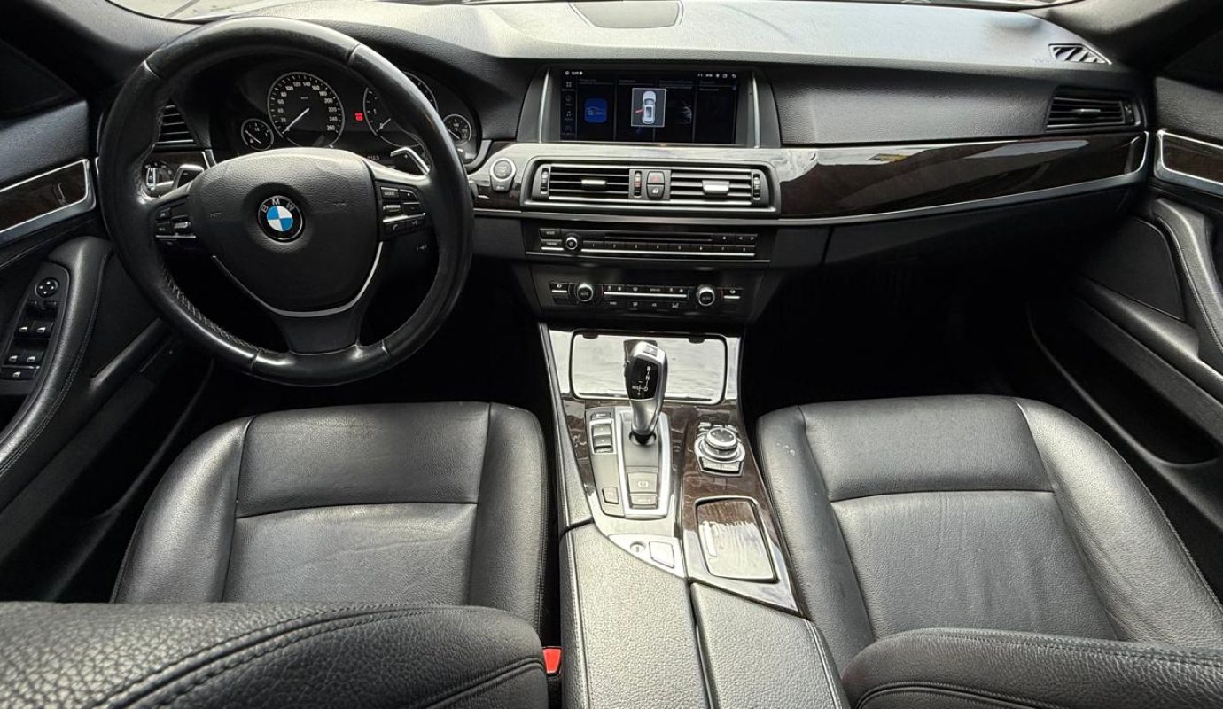 BMW 520I