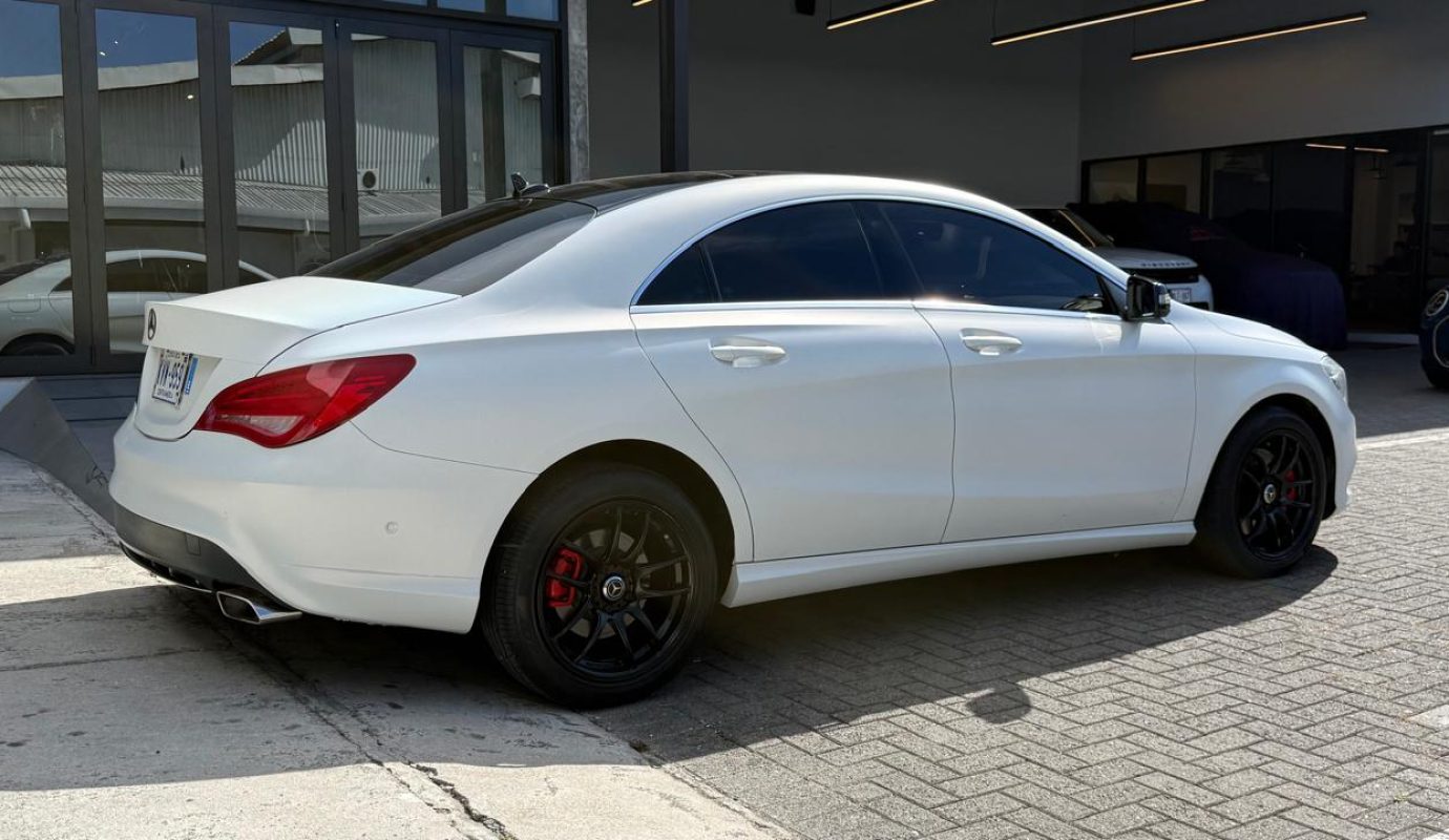 Mercedes Benz CLA250
