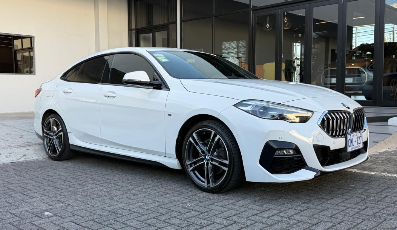 BMW 218I