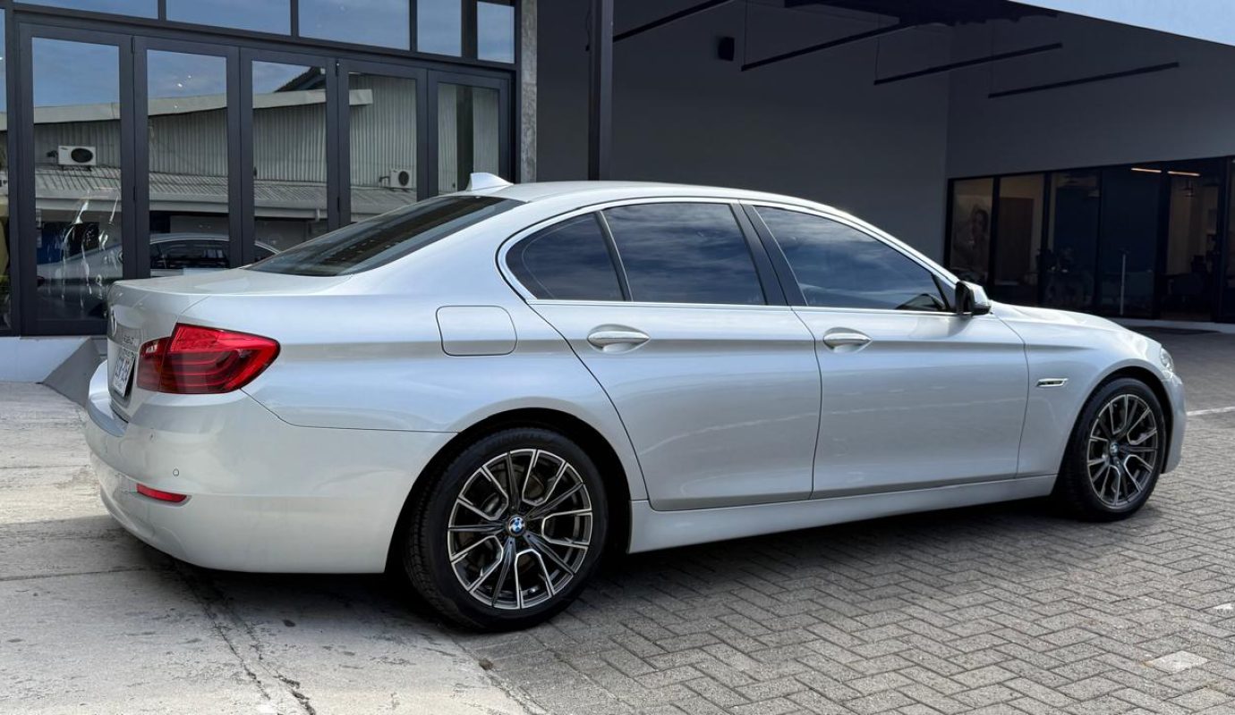 BMW 520I