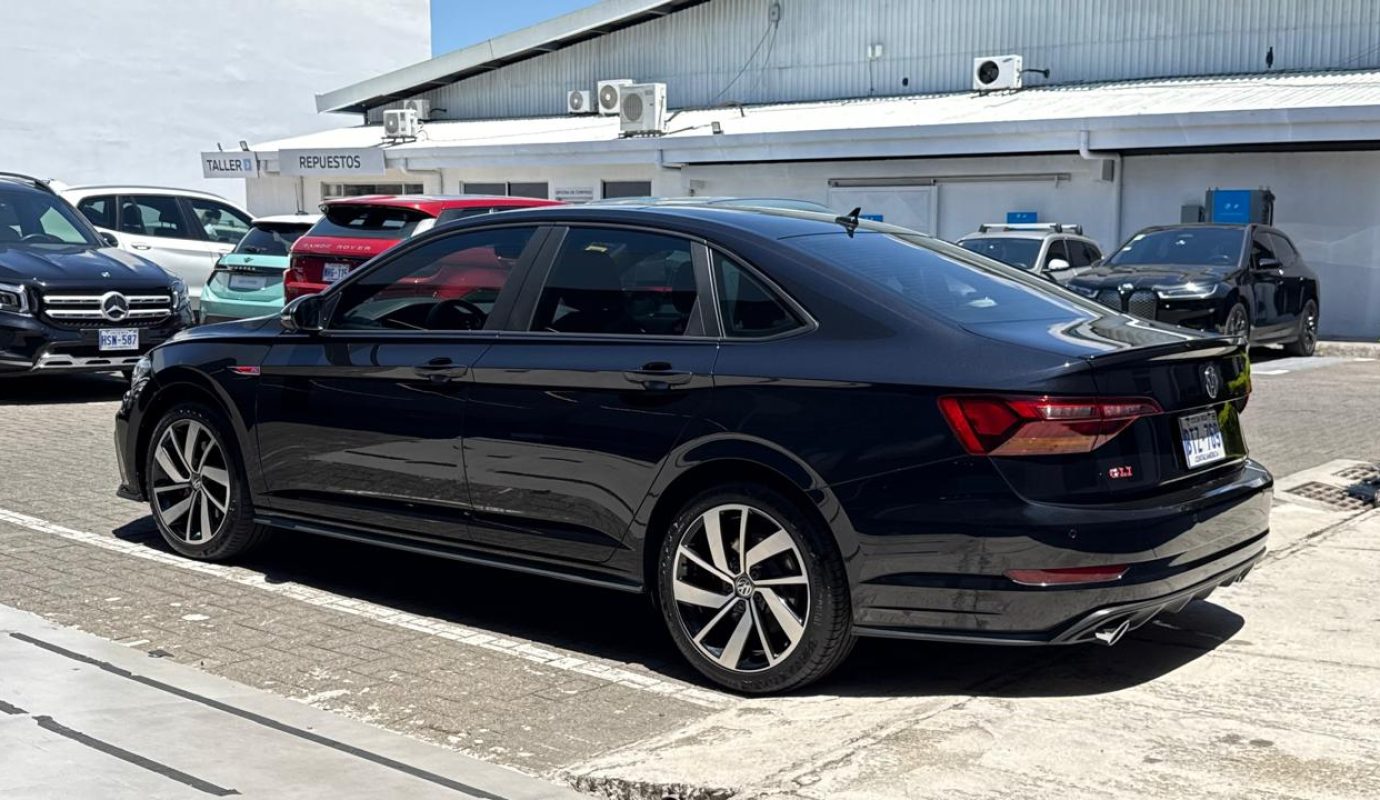 Volkswagen Jetta GLI