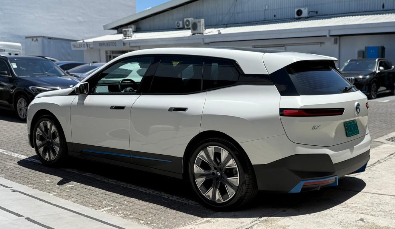 BMW IX Xdrive40