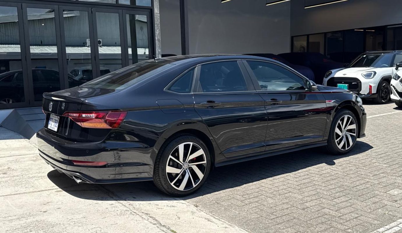 Volkswagen Jetta GLI