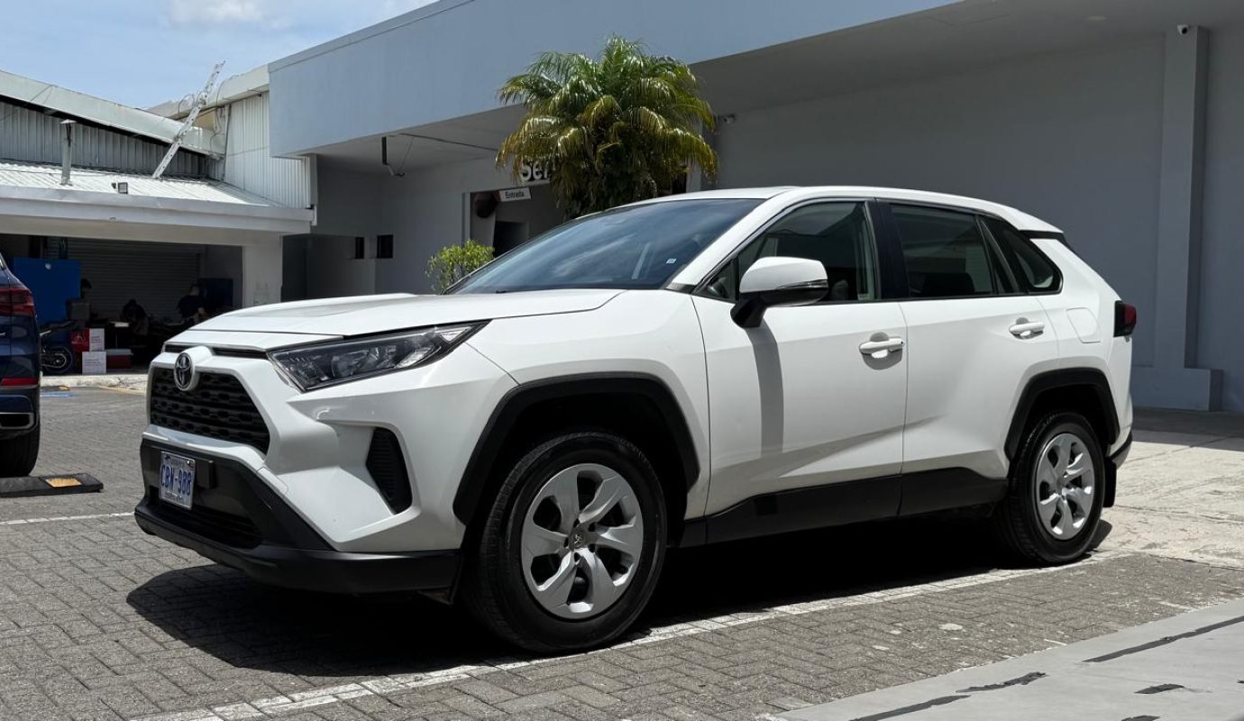 Toyota RAV4 LE