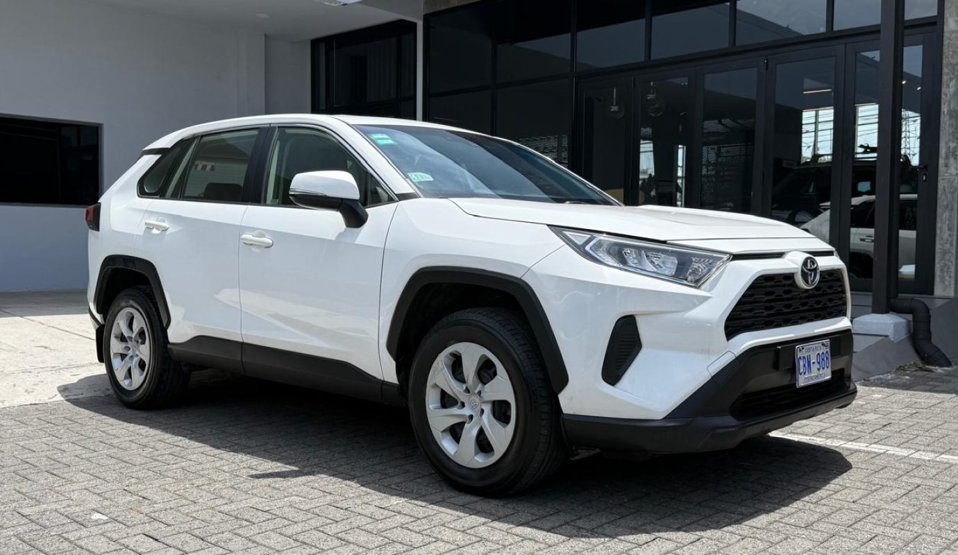 Toyota RAV4 LE