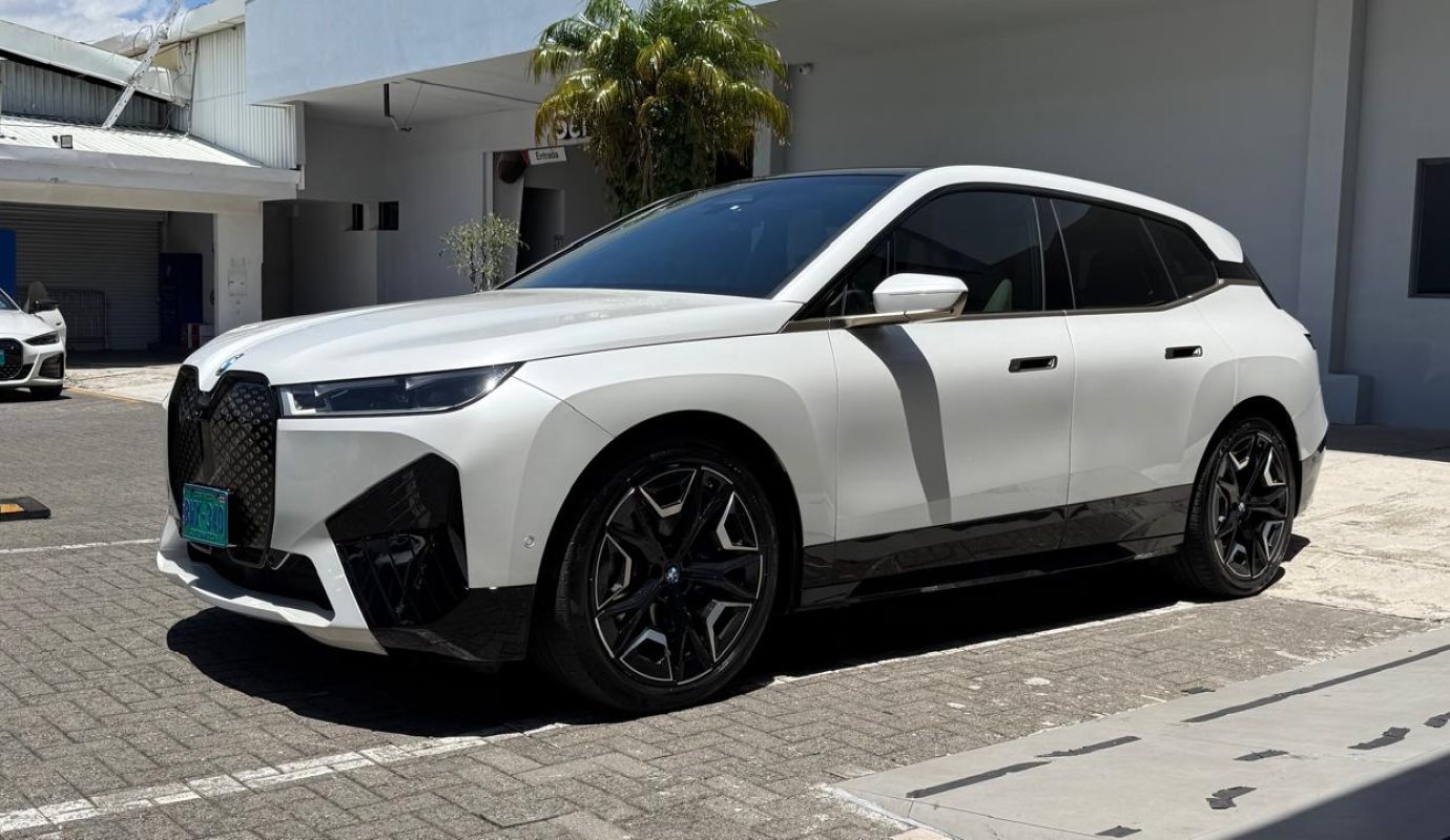 BMW IX Xdrive40