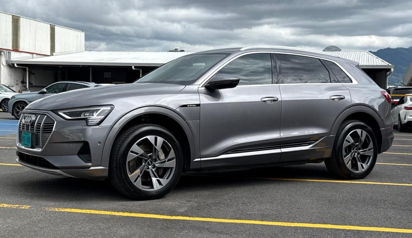 AUDI E-TRON 55
