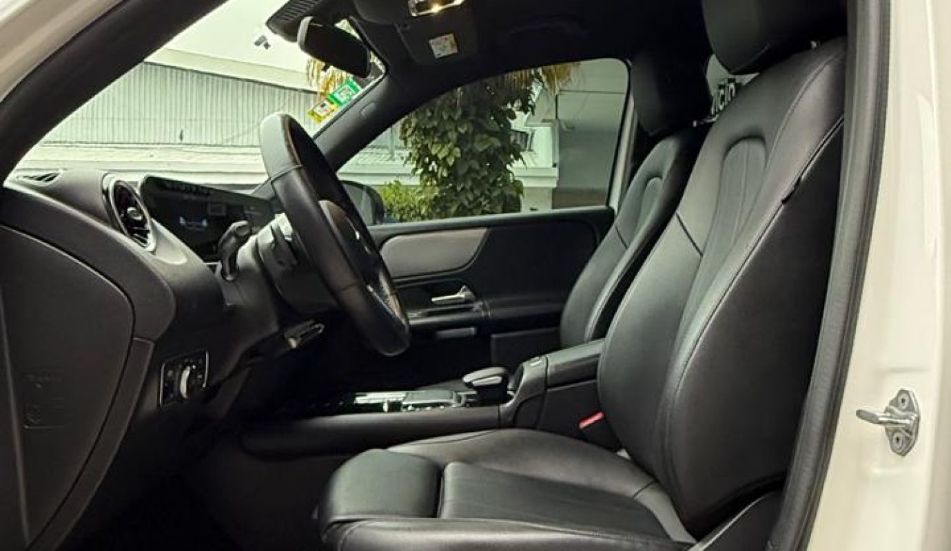 Mercedes Benz GLB200