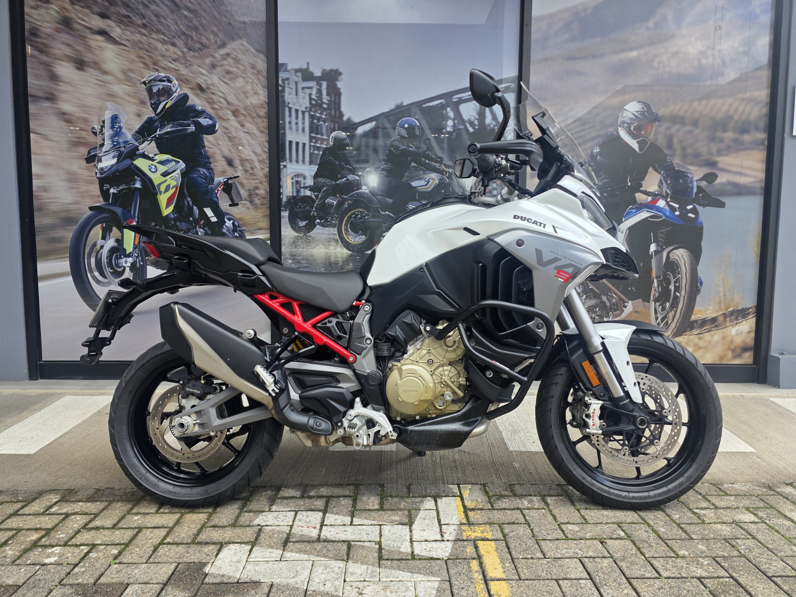 DUCATI V4S