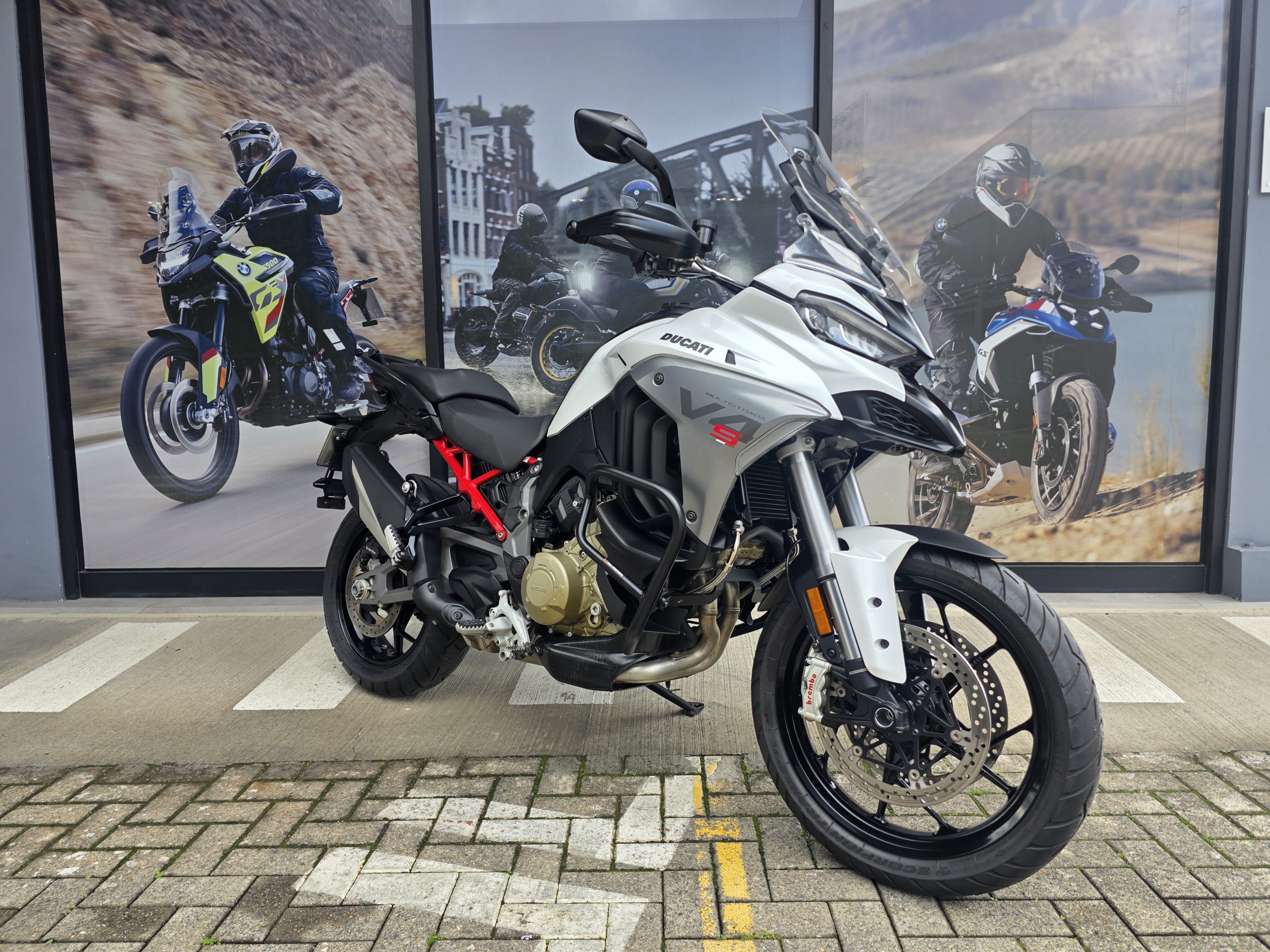 DUCATI V4S