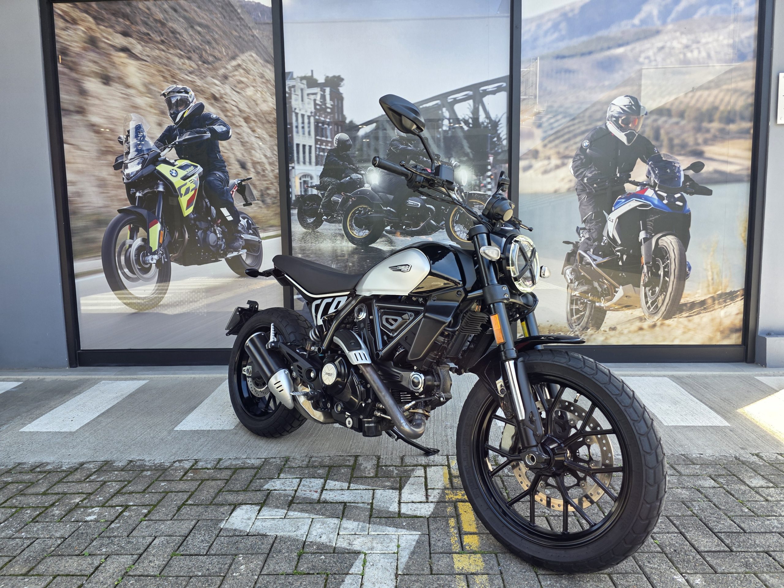 DUCUATI SCRAMBLER 800 ICON