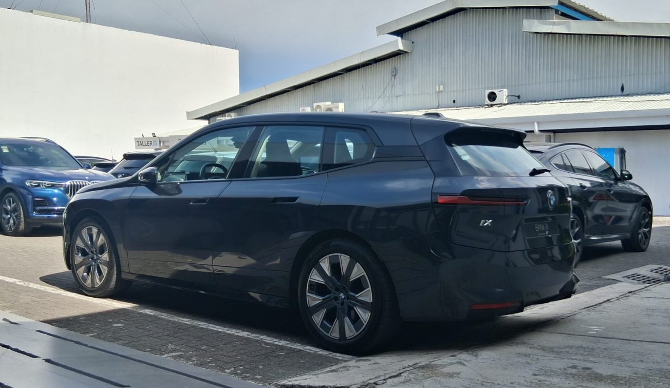 BMW IX Xdrive45