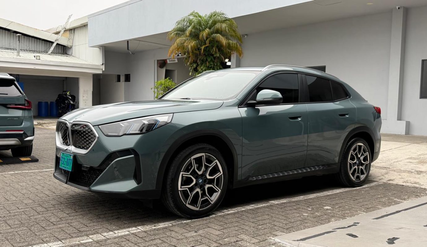 BMW IX2 XDRIVE20