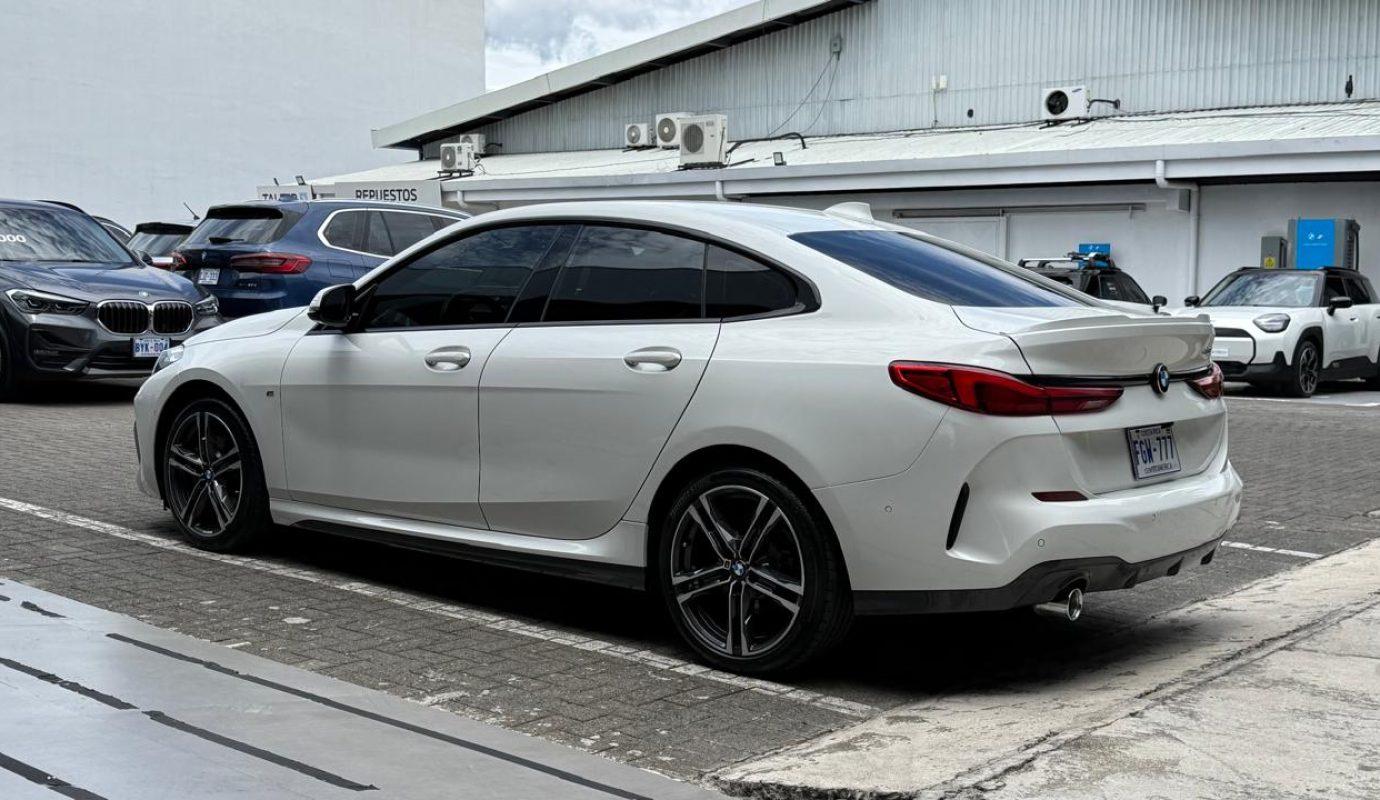 BMW 218I