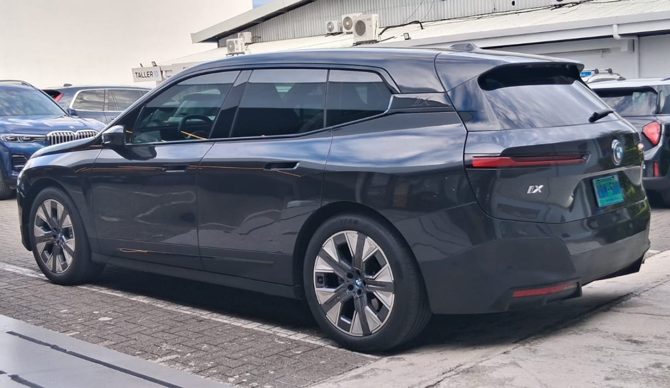 BMW IX Xdrive50