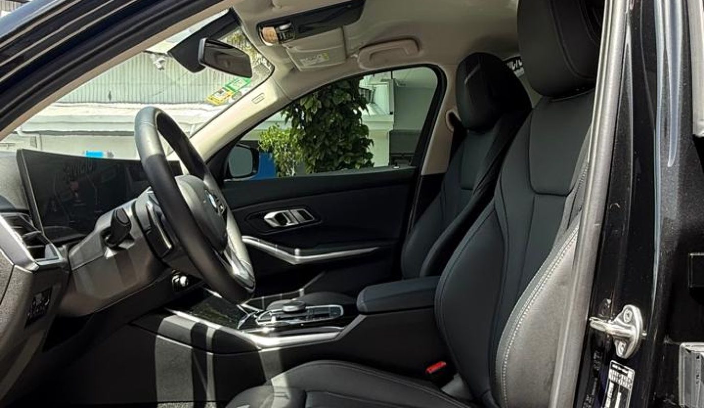 BMW 320I