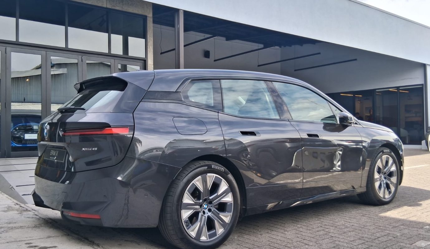 BMW IX Xdrive45
