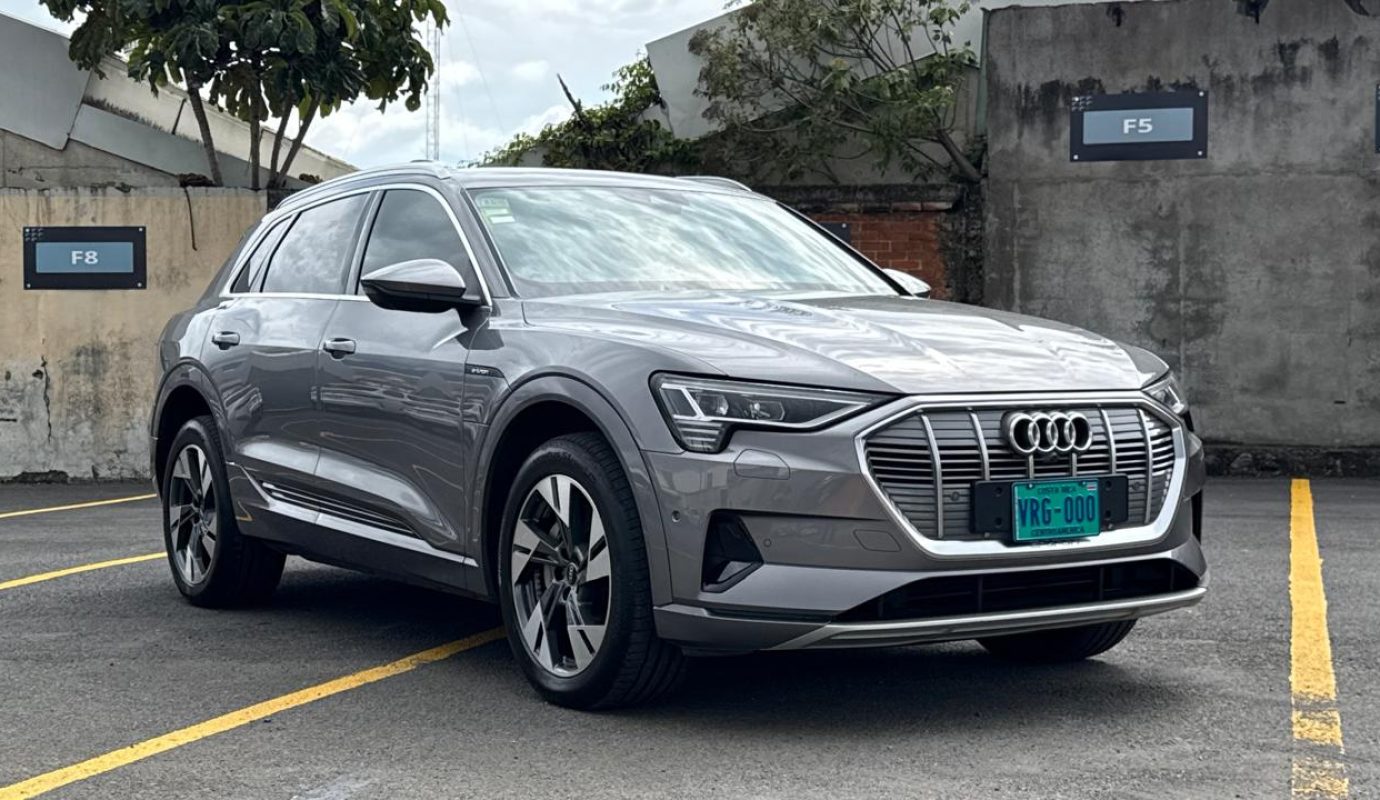 AUDI E-TRON 55