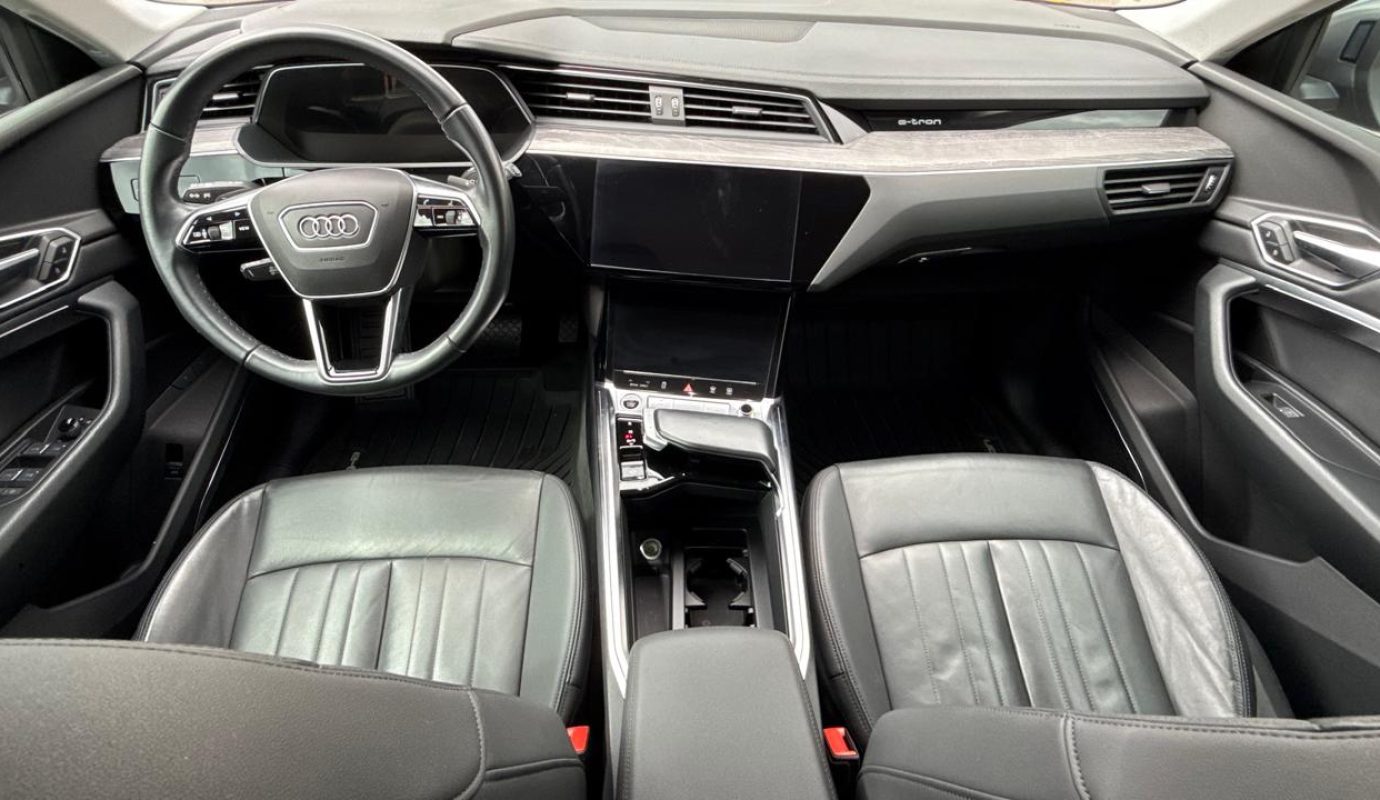 AUDI E-TRON 55