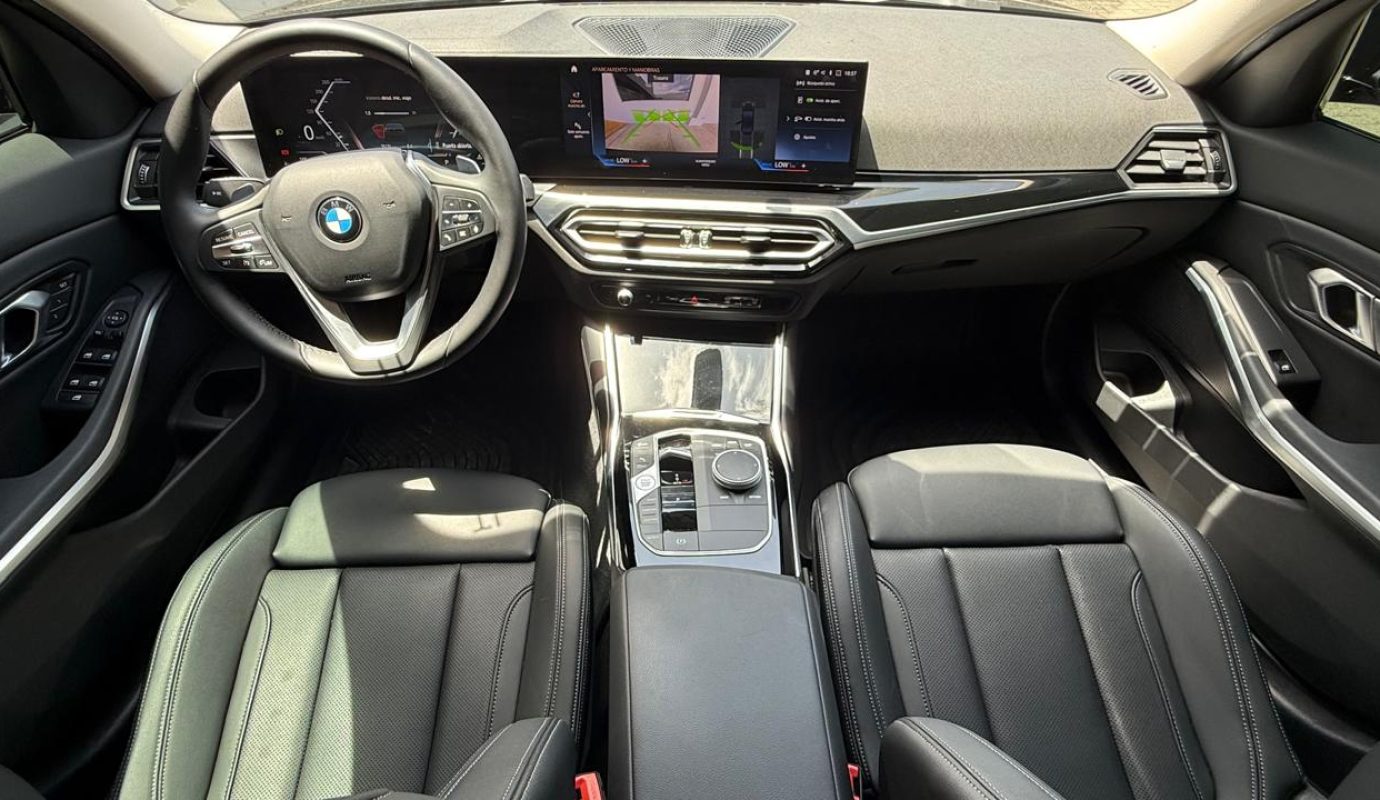 BMW 320I