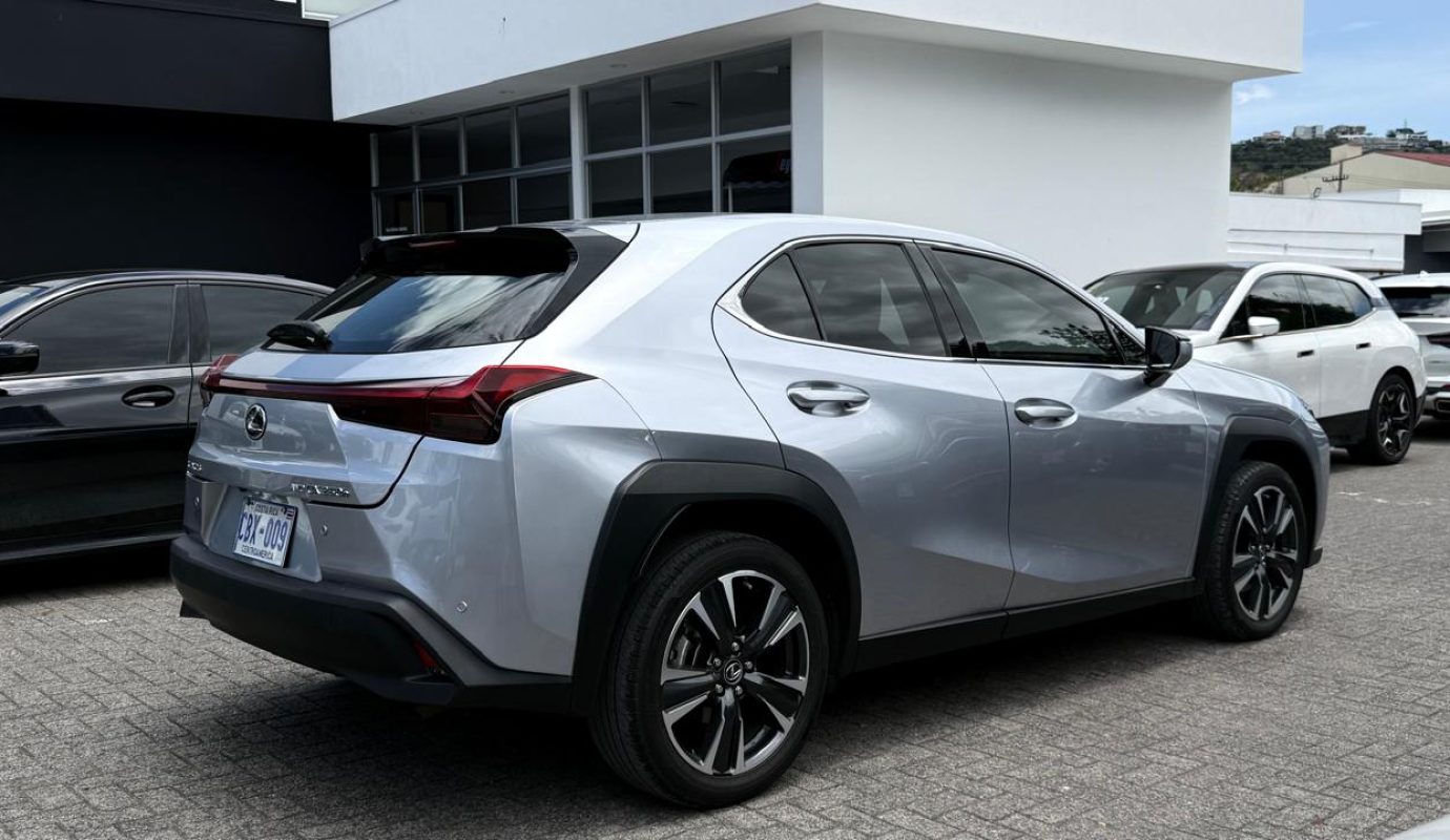 Lexus UX250H
