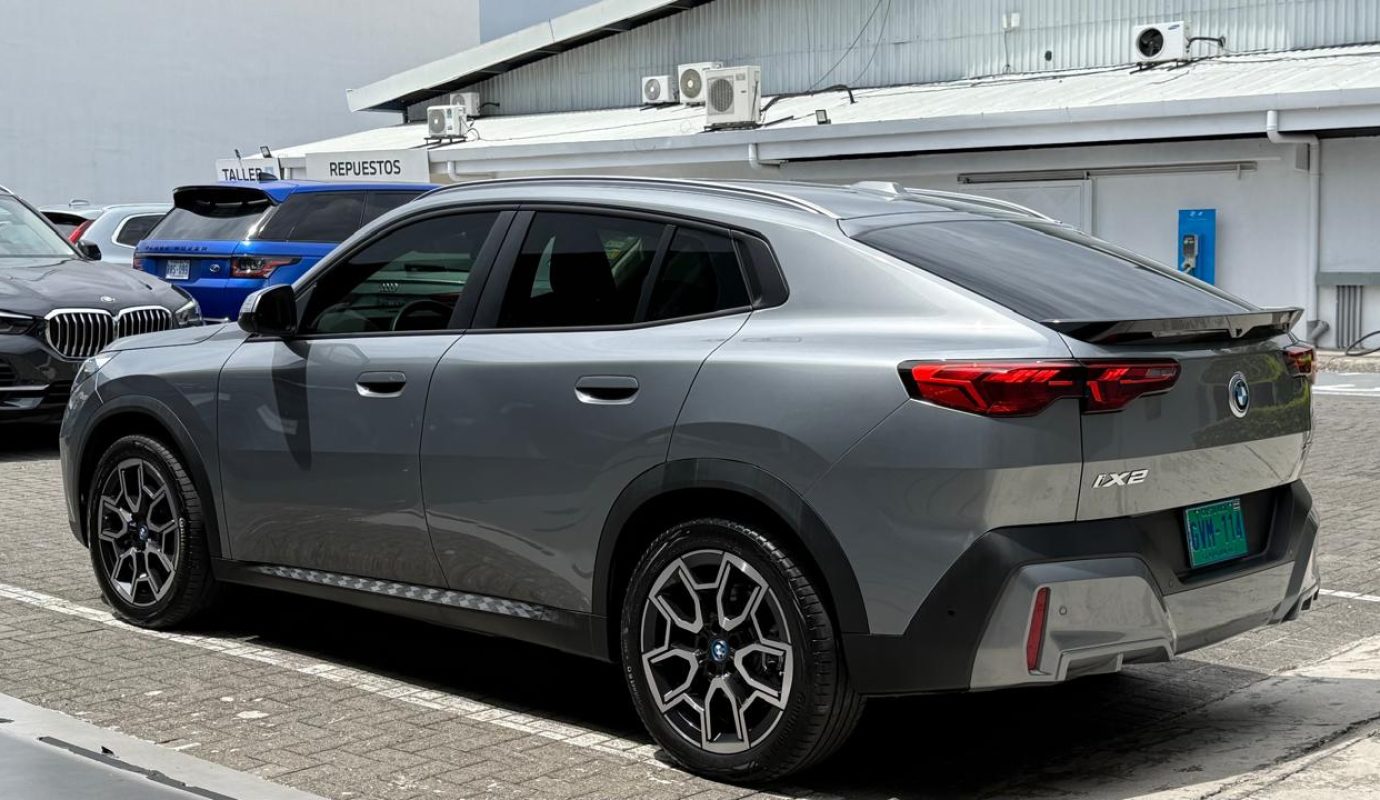 BMW IX2 XDRIVE30