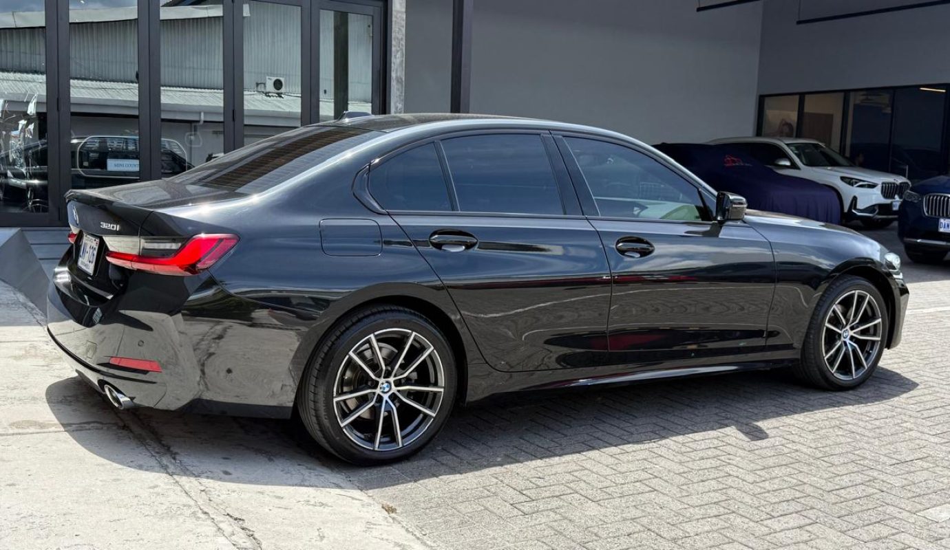 BMW 320I