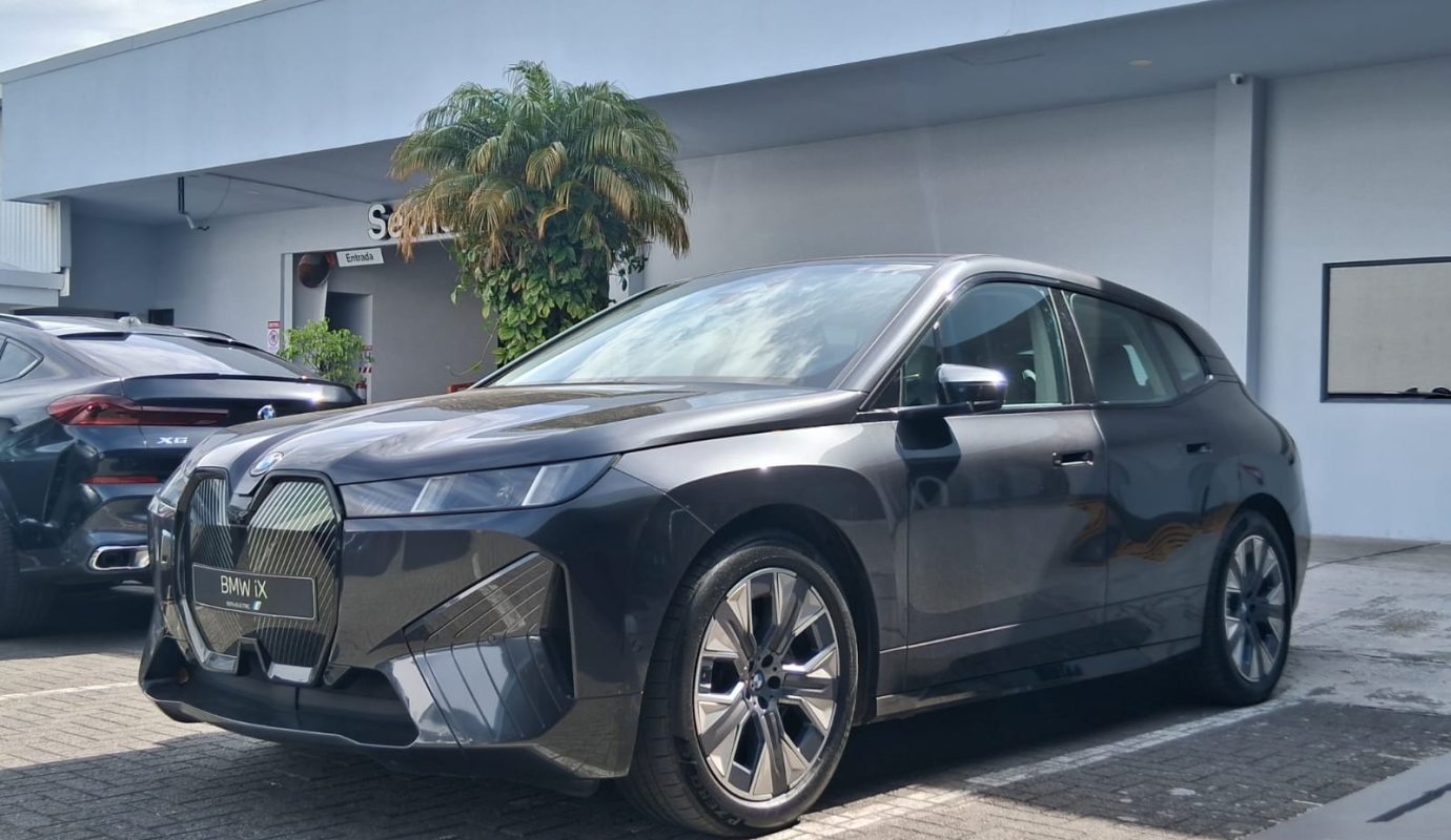 BMW IX Xdrive45