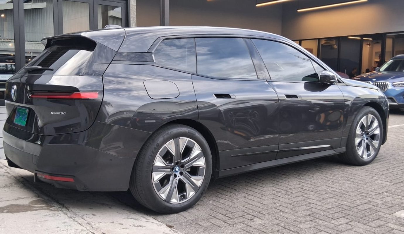 BMW IX Xdrive50
