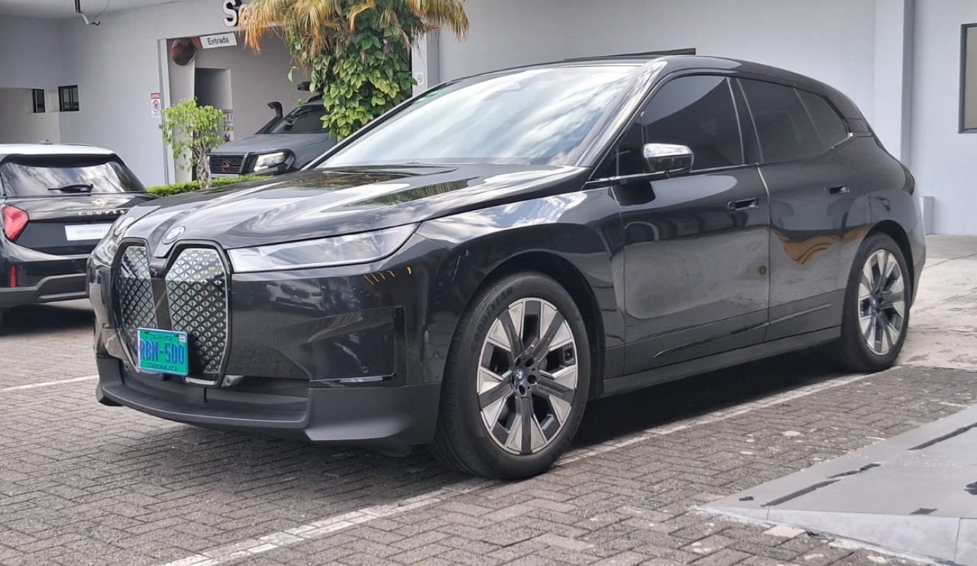 BMW IX Xdrive50
