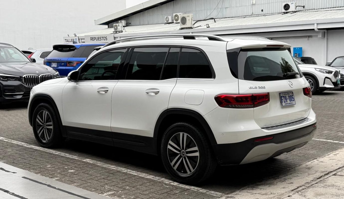 Mercedes Benz GLB200