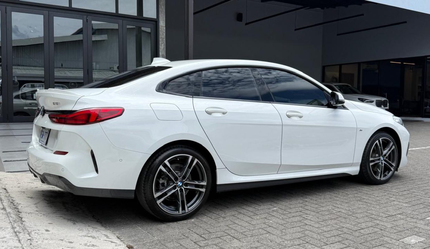 BMW 218I